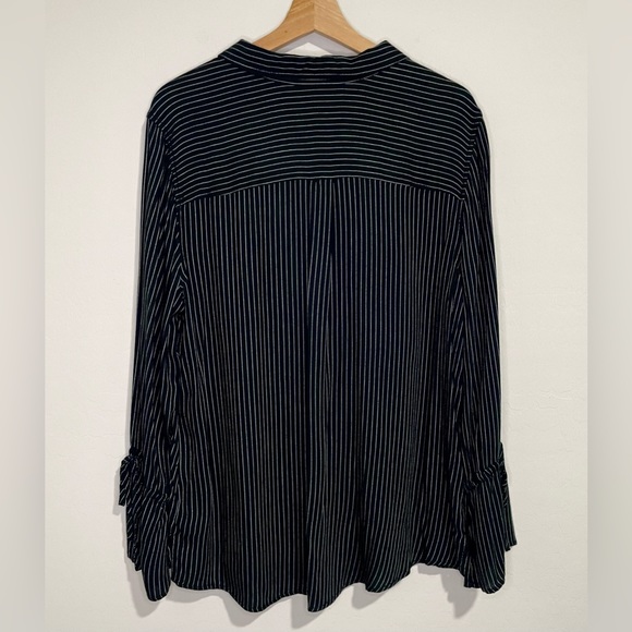 EXPRESS Black and White Pin Stripe Collared Button Down w/ Tie Bell Sleeved - Picture 3 of 10